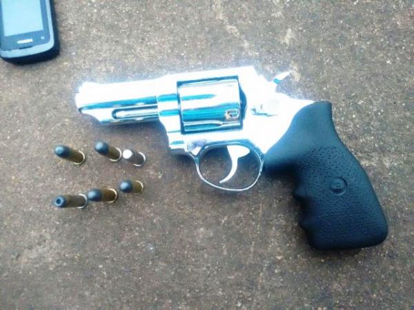 Arma apreendida com menor que confessou o crime Foto: PM