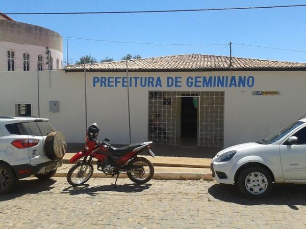 prefeitura-de-geminiano-327133