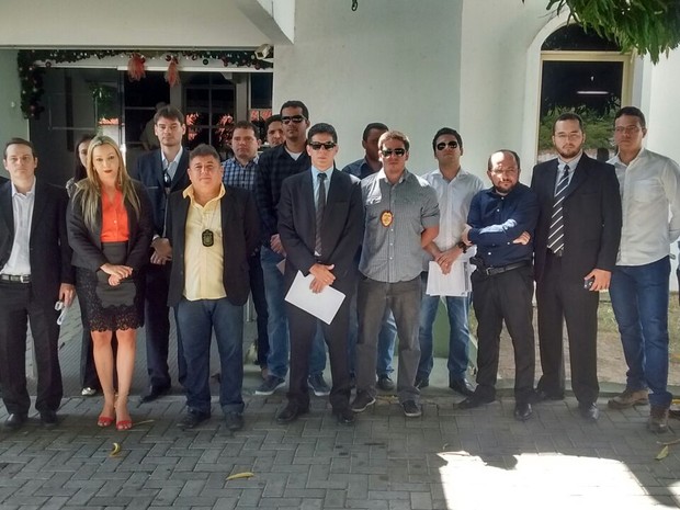 Delegados fizeram entrega de cartões corporativos (Foto: João Cunha/G1)