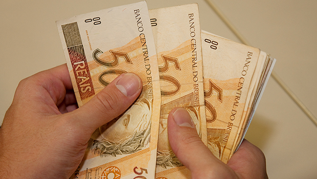 prefeitura-de-bayeux-antecipa-pagamento-de-13-salario