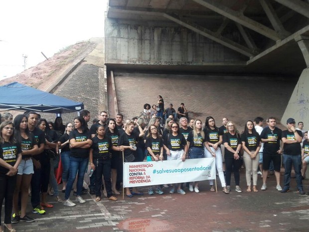 Manifestantes dizem que proposta de reforma precisa ser alterada (Foto: Xica Rocha / OAB-PI)